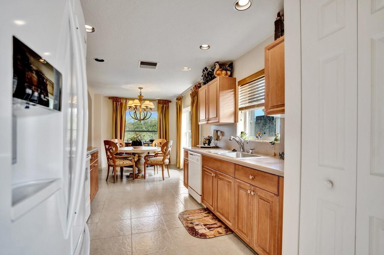 12434 Crystal Pointe Drive, Unit 202, Boynton Beach, FL 33437 Photo
