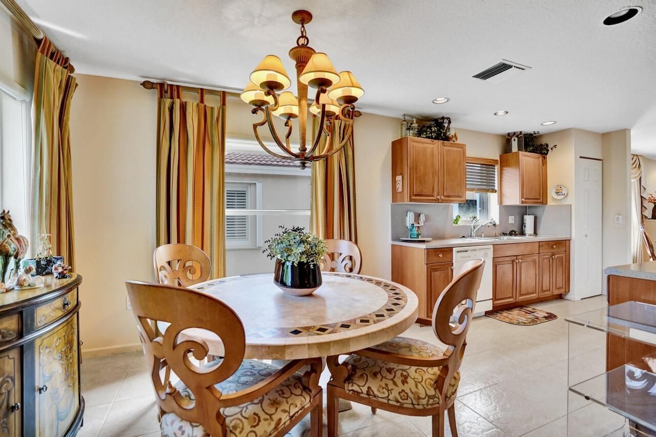 12434 Crystal Pointe Drive, Unit 202, Boynton Beach, FL 33437 Photo