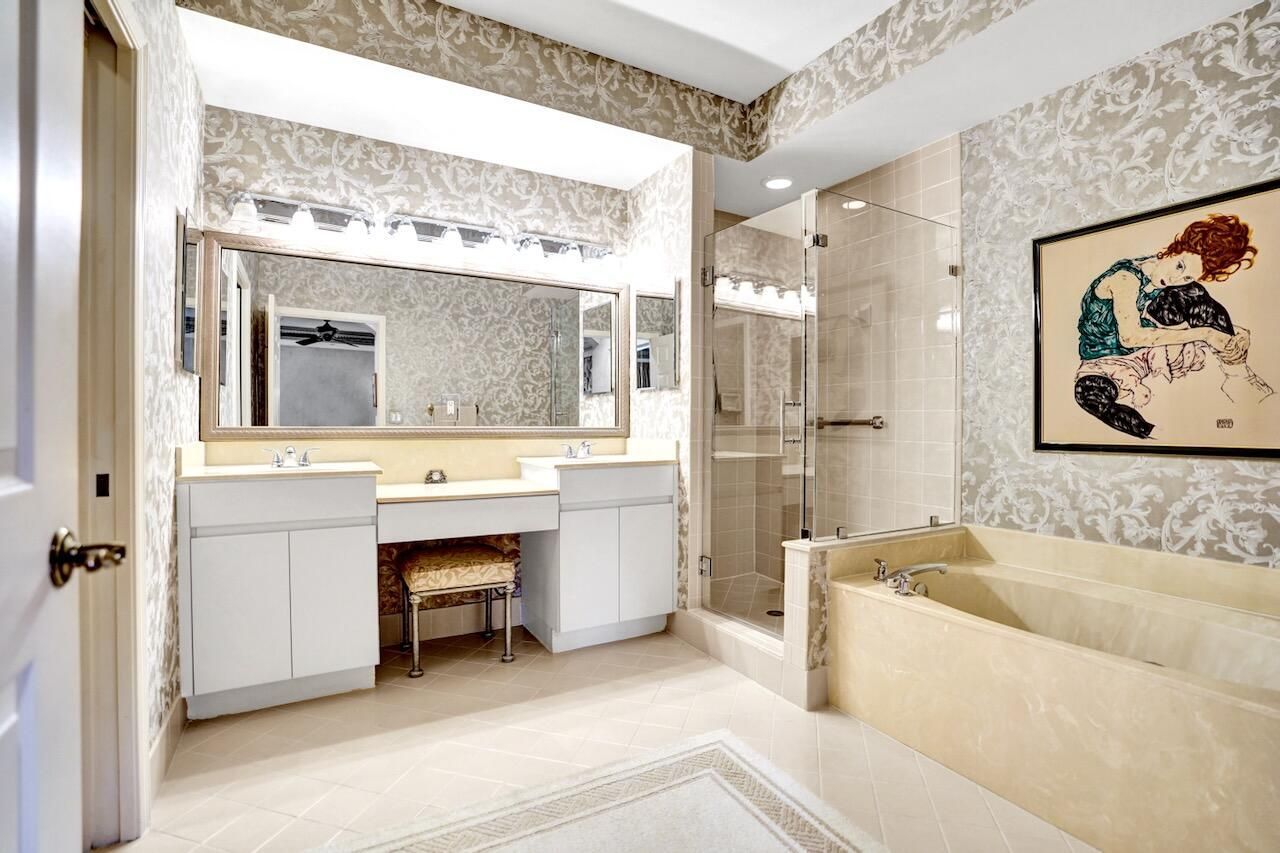 12434 Crystal Pointe Drive, Unit 202, Boynton Beach, FL 33437 Photo