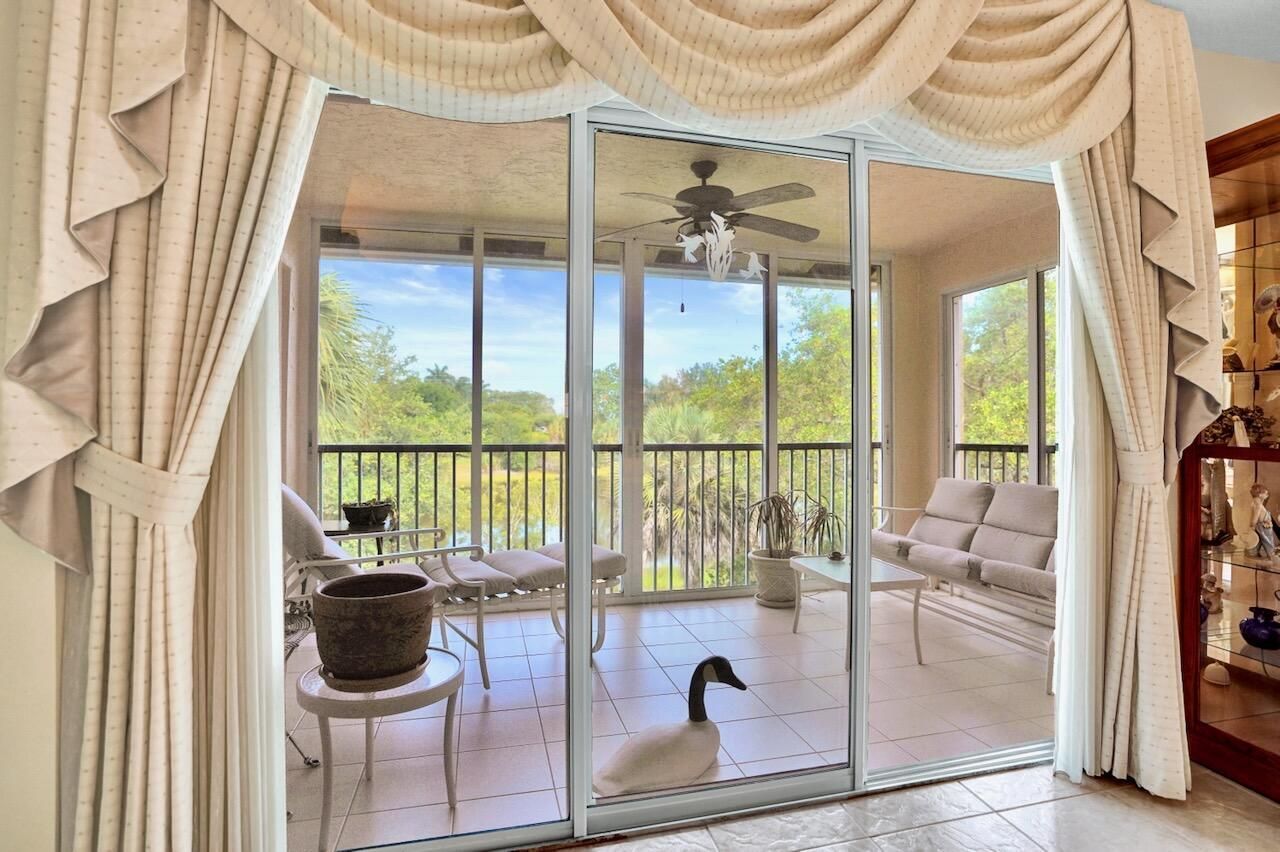 12434 Crystal Pointe Drive, Unit 202, Boynton Beach, FL 33437 Photo