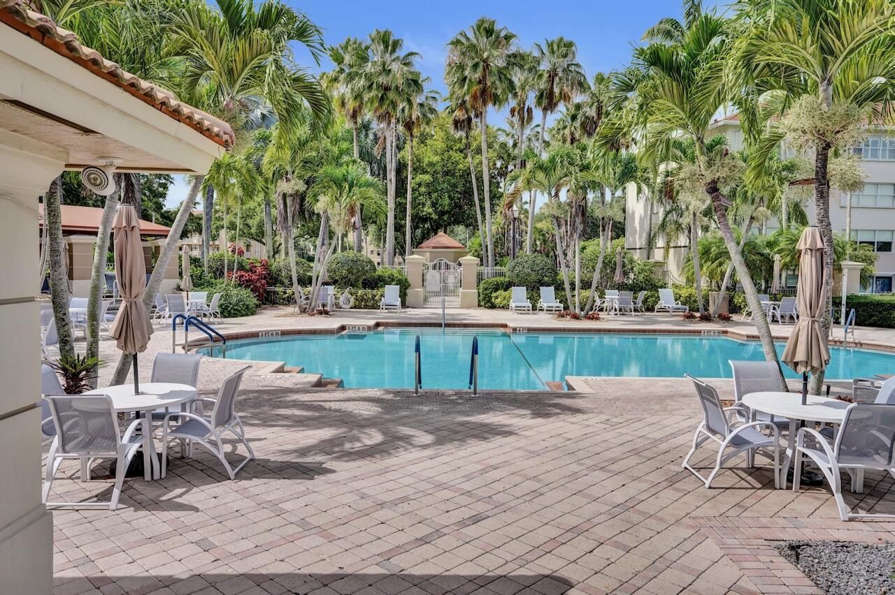 12434 Crystal Pointe Drive, Unit 202, Boynton Beach, FL 33437 Photo