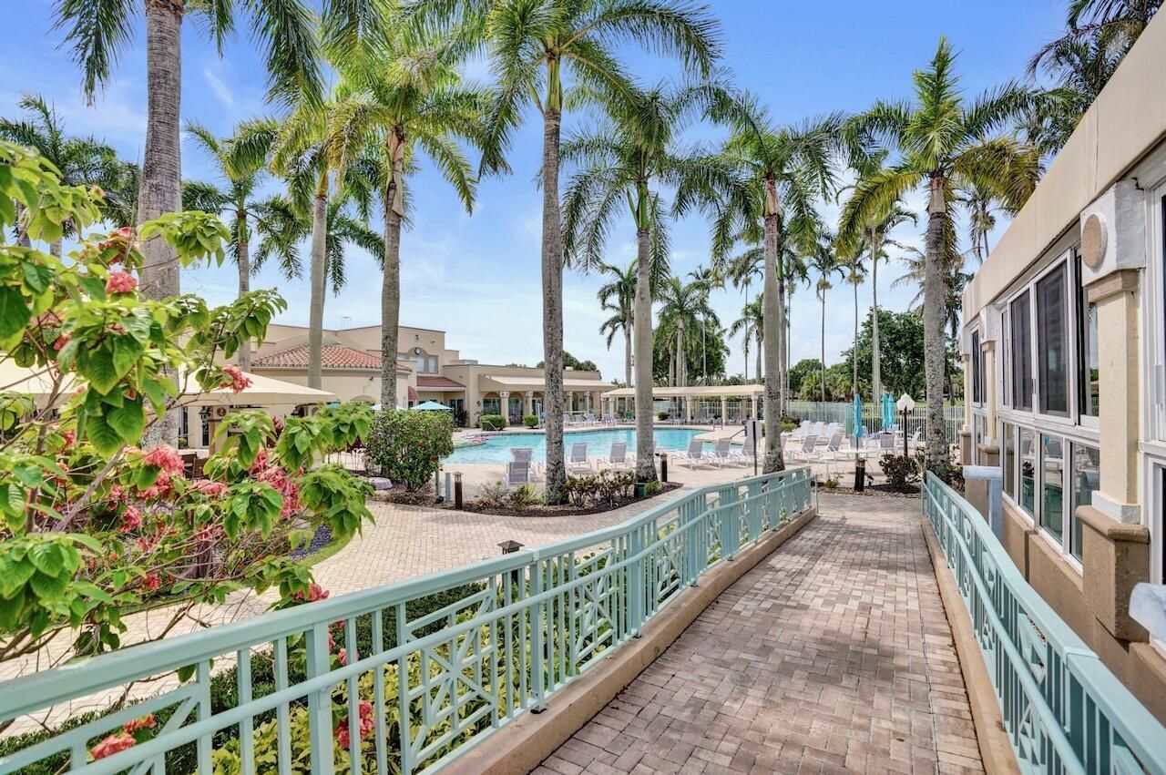 12434 Crystal Pointe Drive, Unit 202, Boynton Beach, FL 33437 Photo