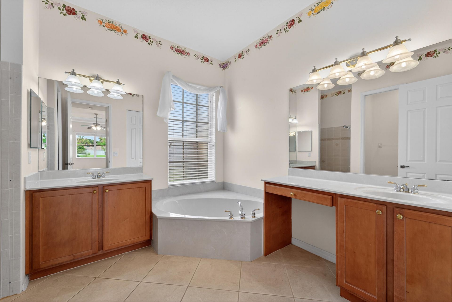 512 SW Lake Manatee Way, Port Saint Lucie, FL 34986 Photo