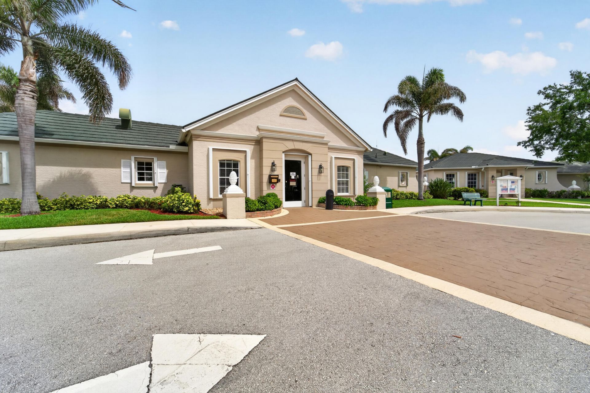 512 SW Lake Manatee Way, Port Saint Lucie, FL 34986 Photo