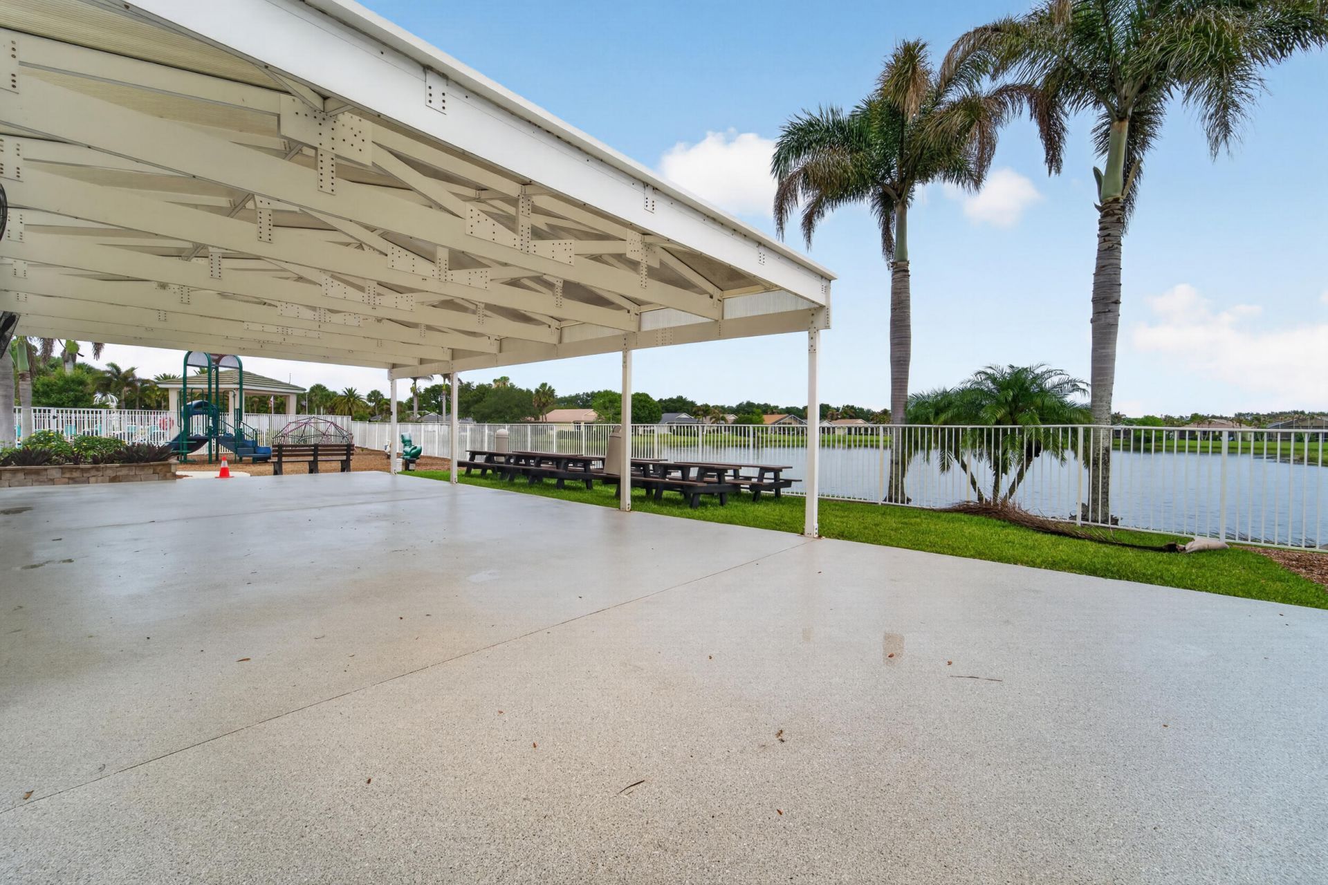 512 SW Lake Manatee Way, Port Saint Lucie, FL 34986 Photo