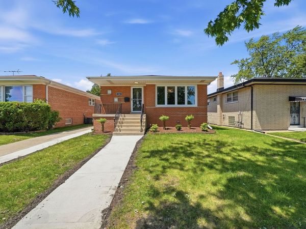 530 Bensley Avenue , Calumet City, IL 60409