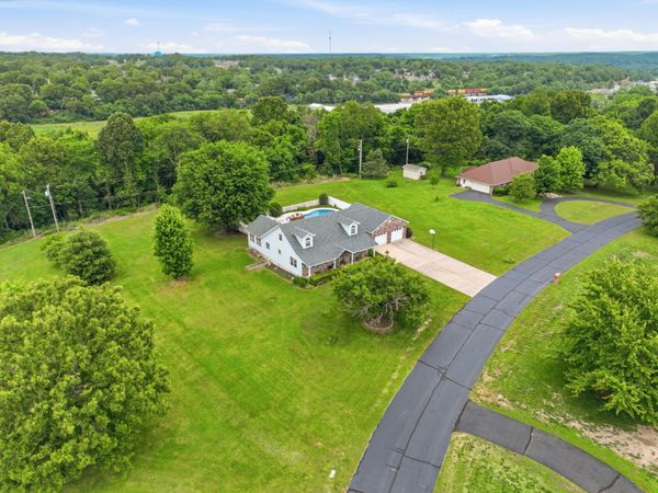 4071 Deer Ridge Street , Neosho, MO 64850