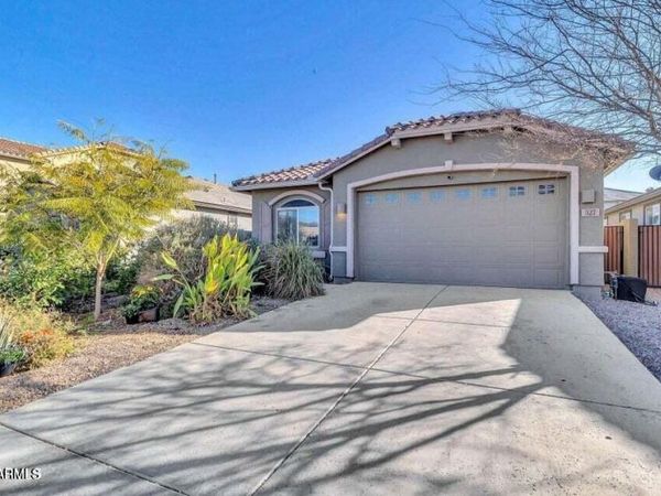 327 W Tamarack Drive, San Tan Valley, AZ 85140