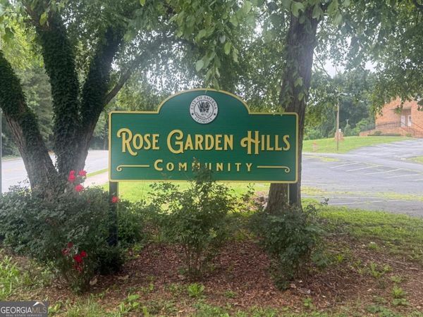 2566 Gordon Circle SE, Smyrna, GA 30080