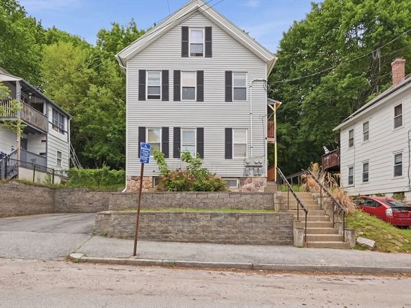 6 Oswald St, Unit 1, Worcester, MA 01607
