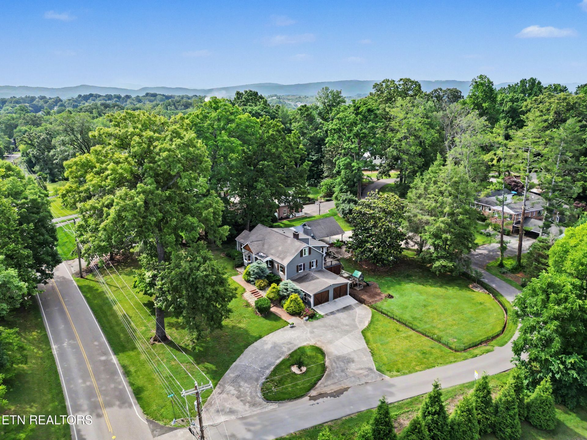 1501 S Court St, Maryville, TN 37803 Main Photo