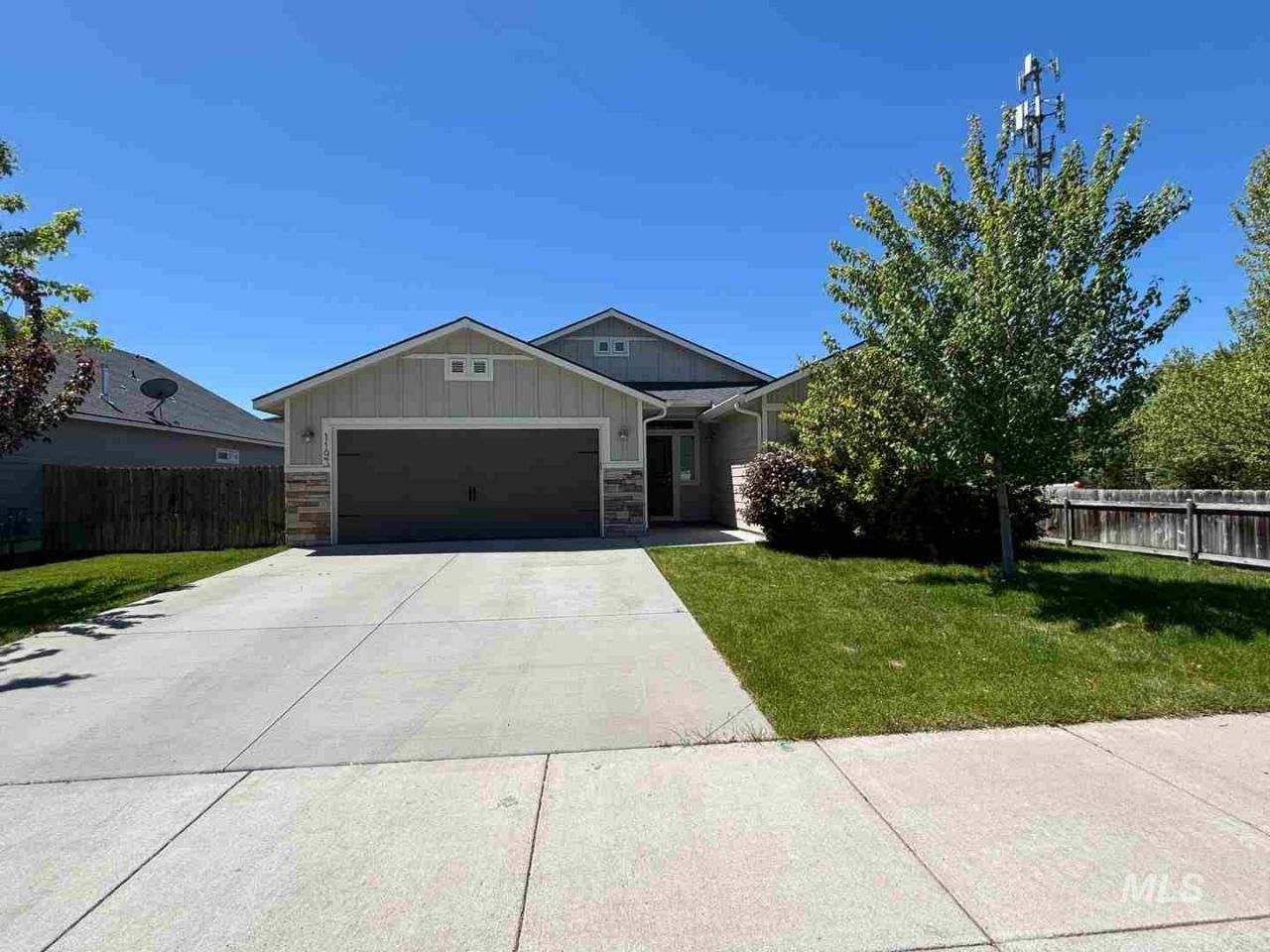 1193 W Crosswind Dr, Meridian, ID 83646 Main Photo