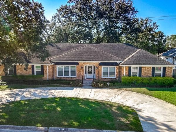 420 FAIRFIELD Avenue , Gretna, LA 70056
