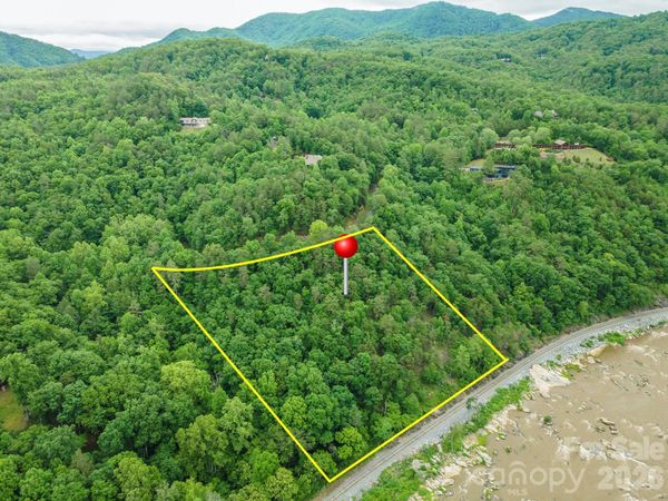 2391 French Broad Parkway , Marshall, NC 28753
