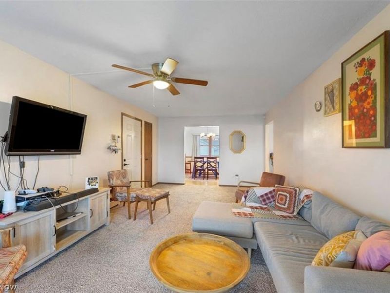 7357 Eisenhower Drive, Unit 6, Boardman, OH 44512 Photo 10