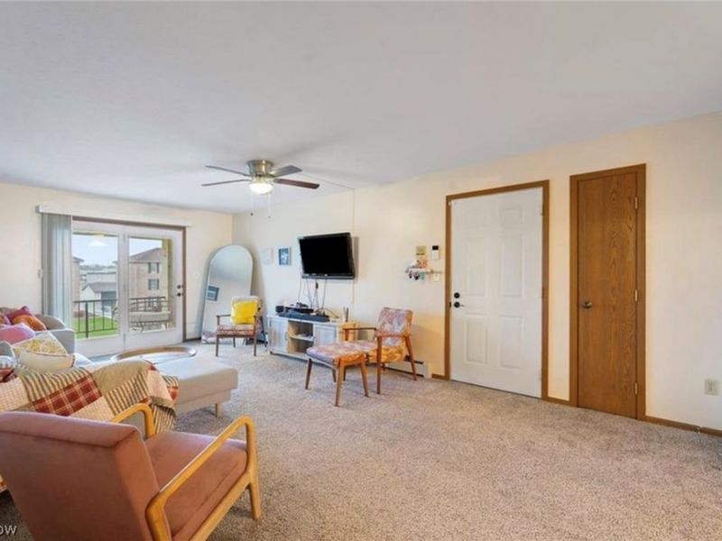 7357 Eisenhower Drive, Unit 6, Boardman, OH 44512 Photo 11