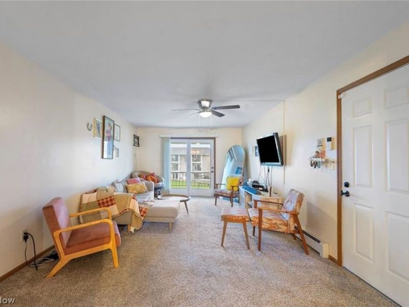 7357 Eisenhower Drive, Unit 6, Boardman, OH 44512 Photo 12