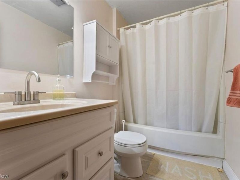 7357 Eisenhower Drive, Unit 6, Boardman, OH 44512 Photo 16