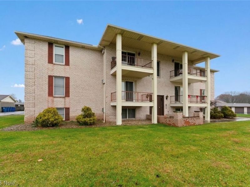 7357 Eisenhower Drive, Unit 6, Boardman, OH 44512 Photo 3