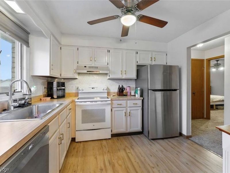 7357 Eisenhower Drive, Unit 6, Boardman, OH 44512 Photo 5