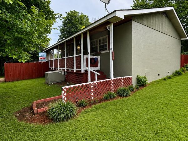 305 Highland , Wister, OK 74966