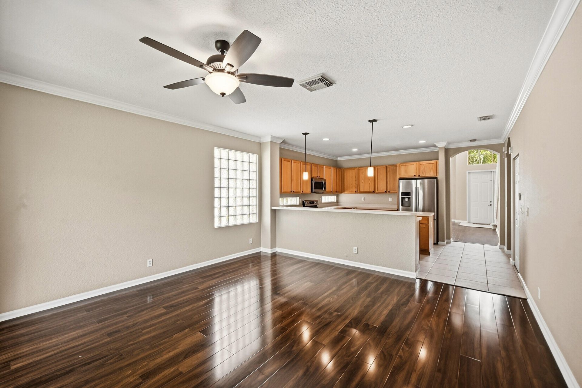 421 Gazetta Way, West Palm Beach, FL 33413 Photo