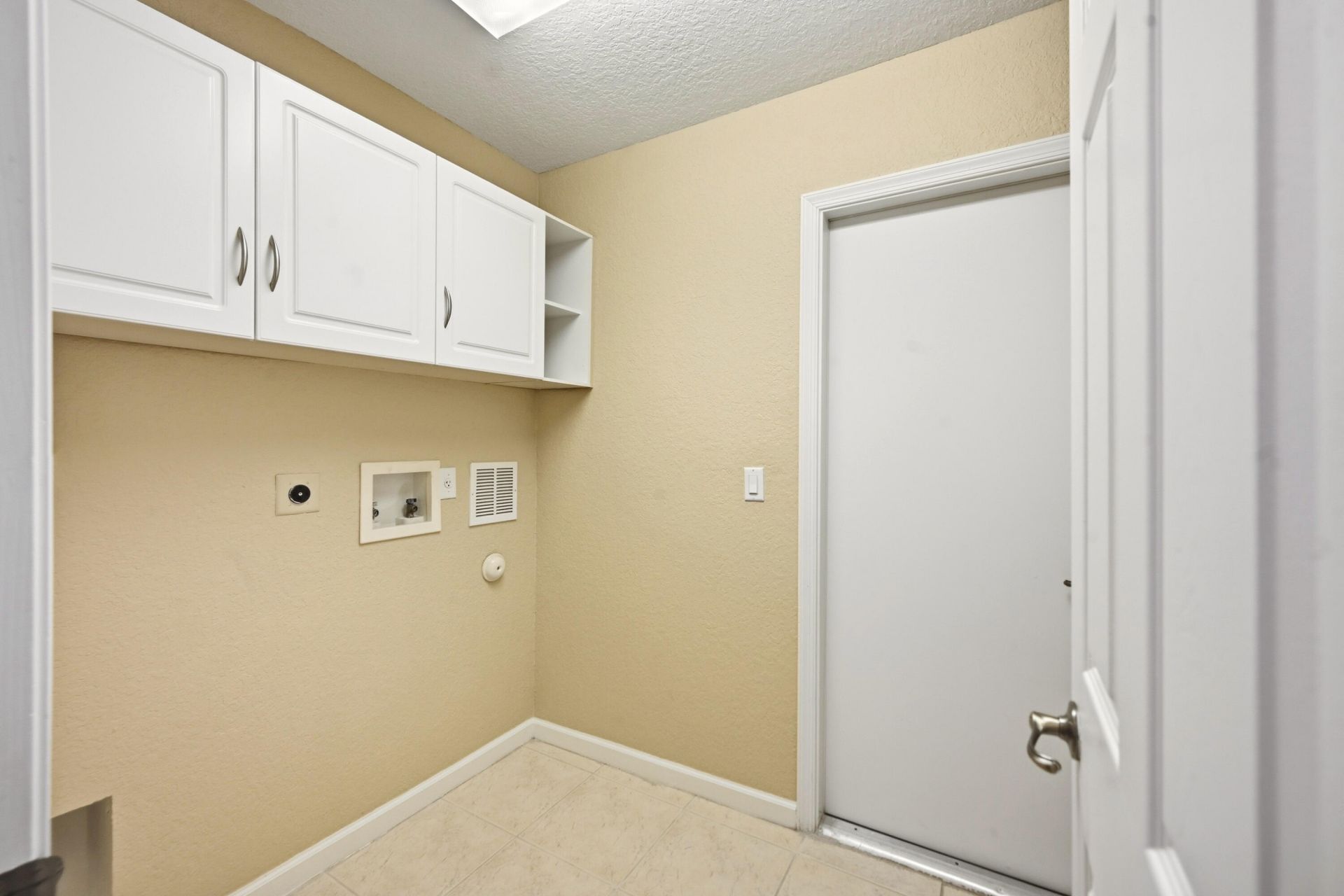 421 Gazetta Way, West Palm Beach, FL 33413 Photo