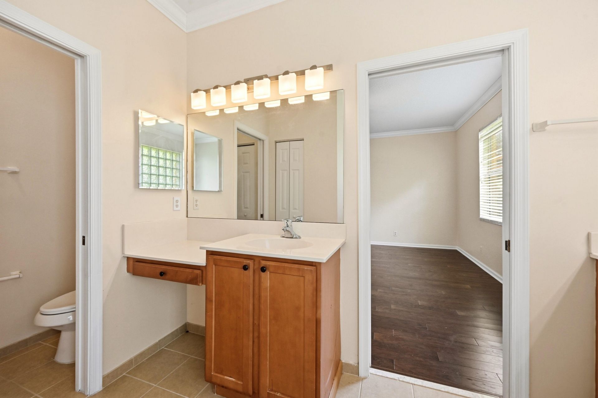 421 Gazetta Way, West Palm Beach, FL 33413 Photo