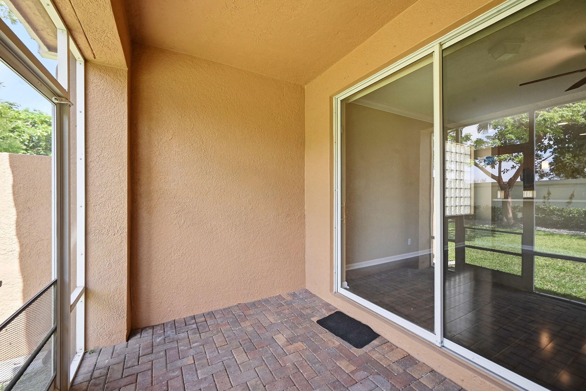 421 Gazetta Way, West Palm Beach, FL 33413 Photo