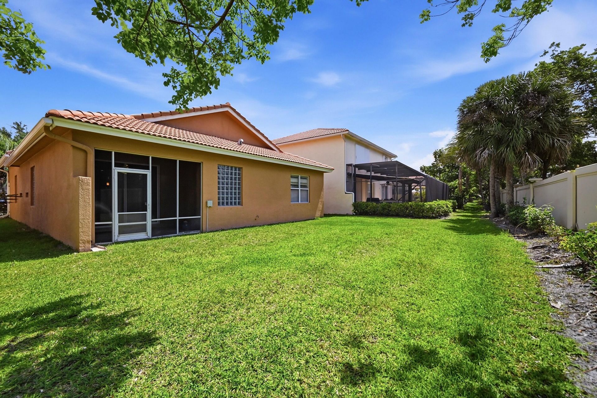 421 Gazetta Way, West Palm Beach, FL 33413 Photo
