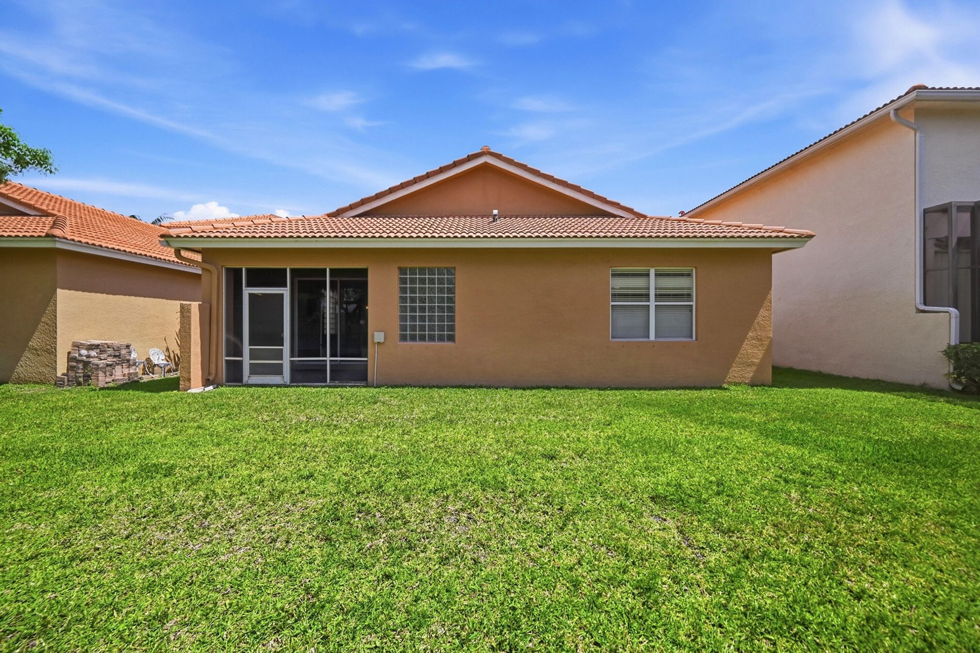 421 Gazetta Way, West Palm Beach, FL 33413 Photo