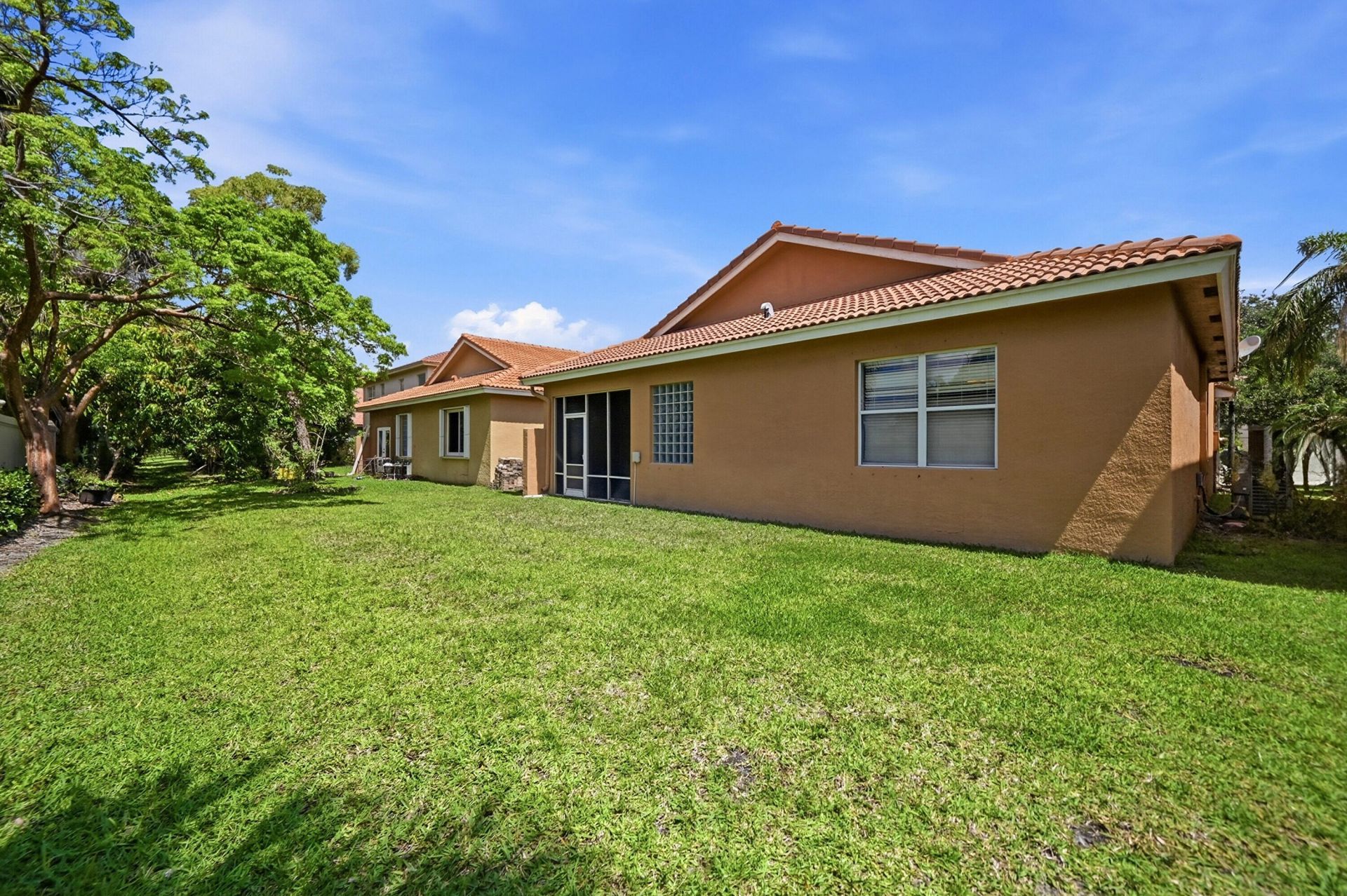 421 Gazetta Way, West Palm Beach, FL 33413 Photo