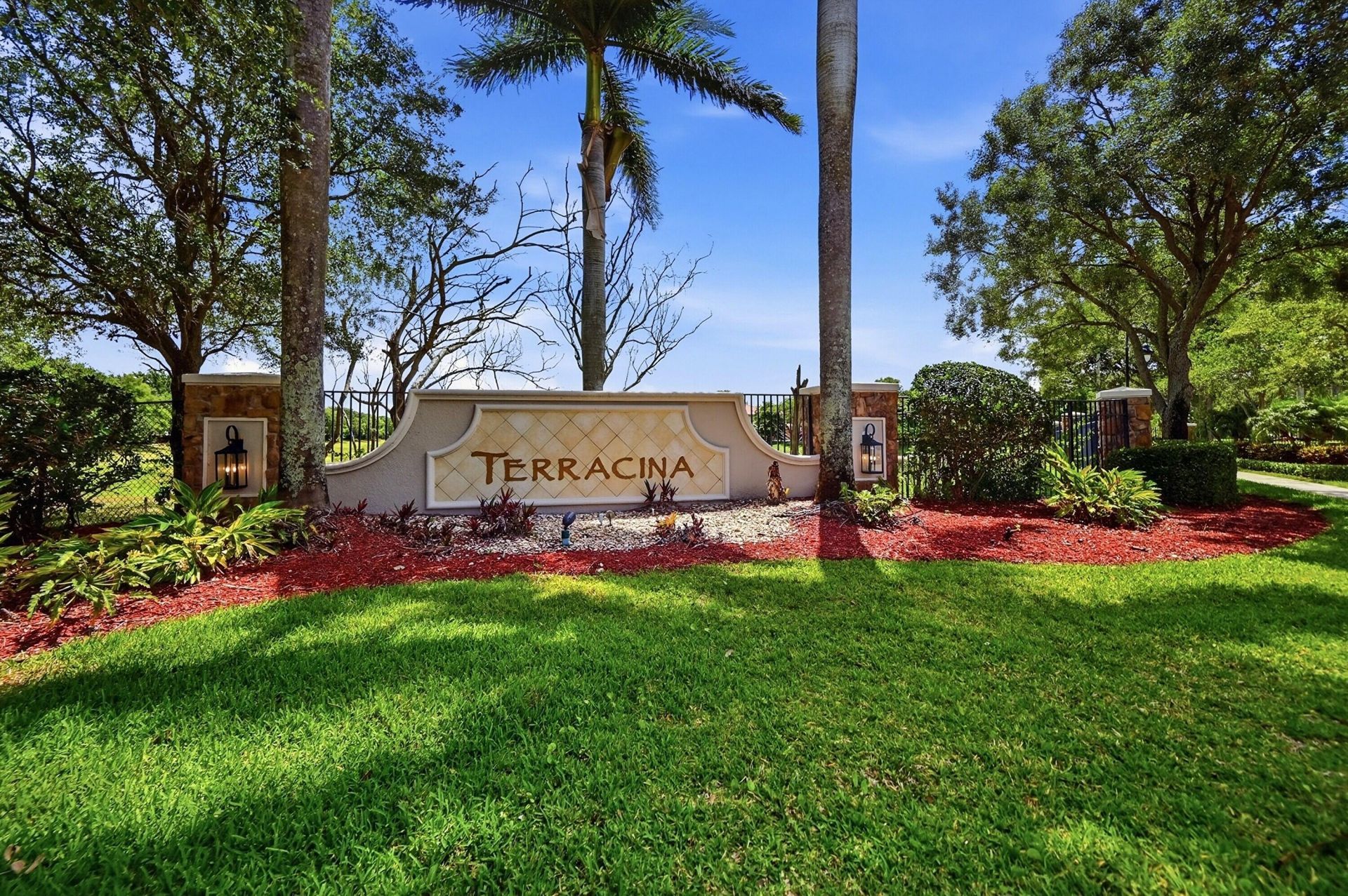 421 Gazetta Way, West Palm Beach, FL 33413 Photo