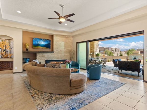 2 Camino Maravilla , Santa Fe, NM 87506