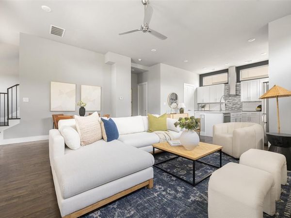4226 Roseland Avenue, Unit 201, Dallas, TX 75204