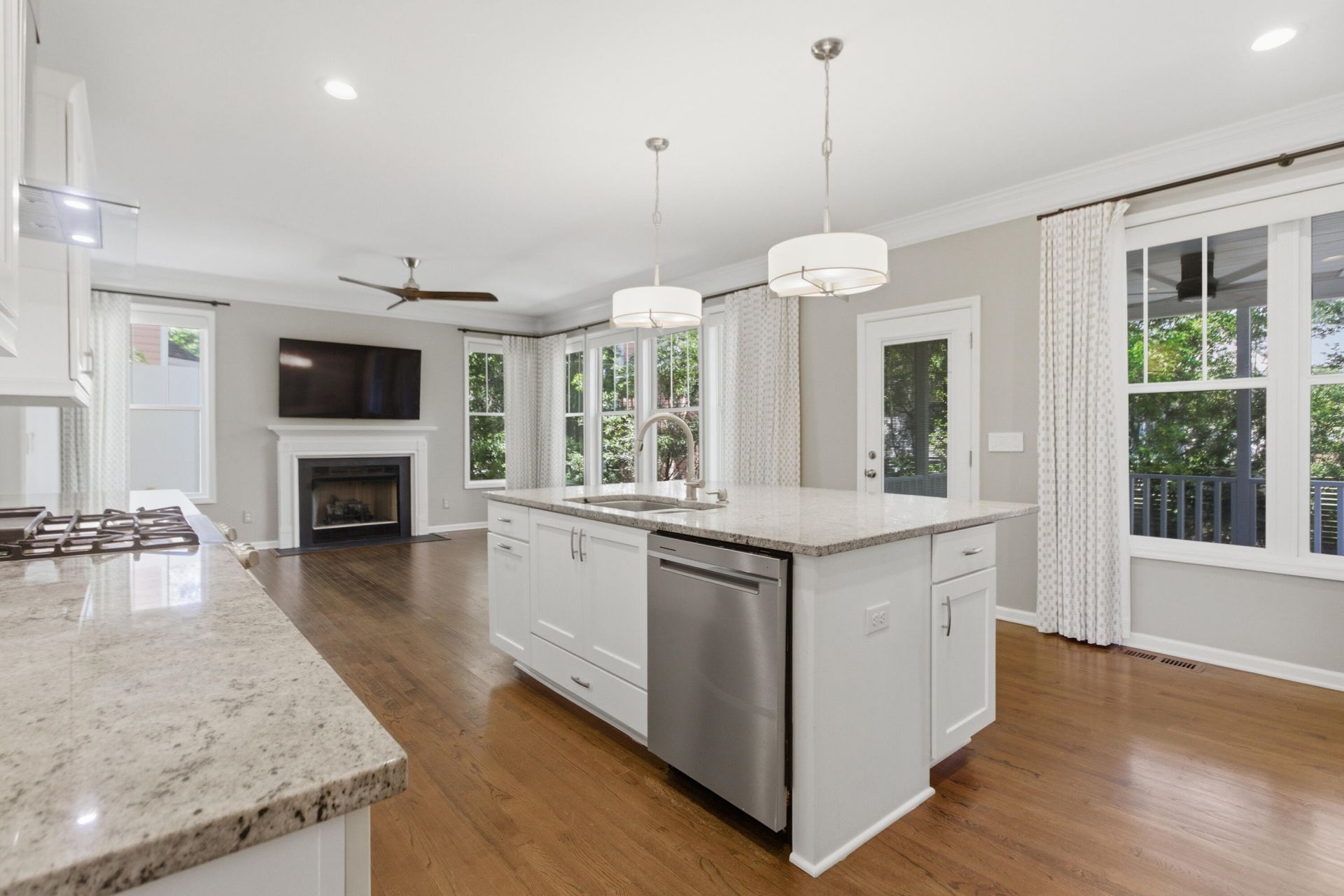 1061 Barfield Street Photo 12
