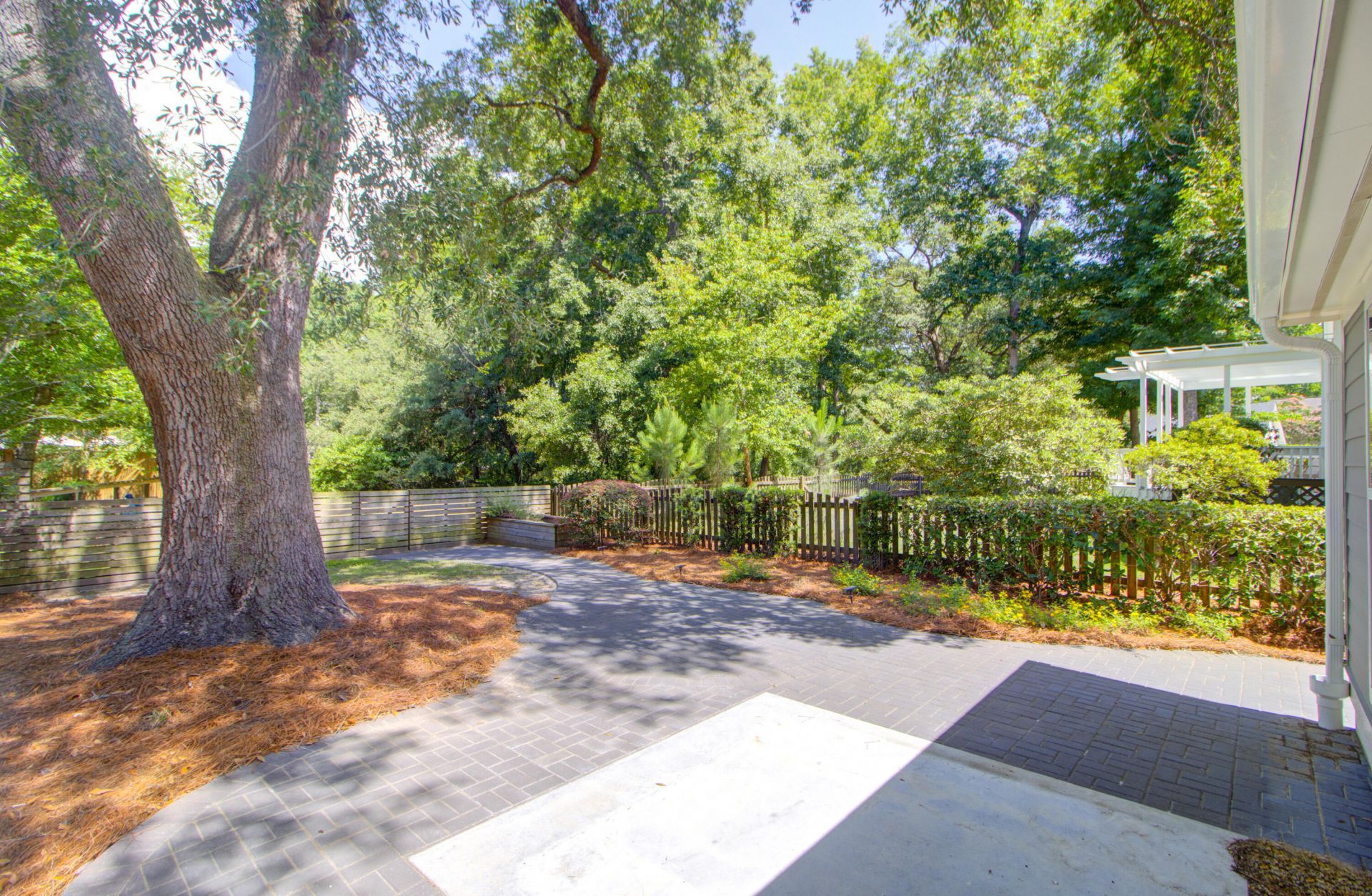 1061 Barfield Street Photo 36
