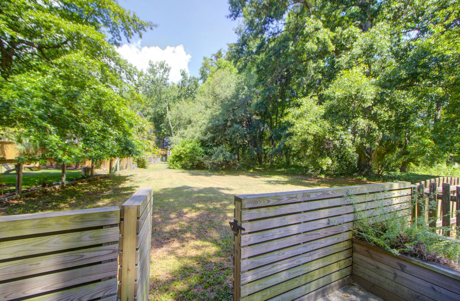 1061 Barfield Street Photo 37