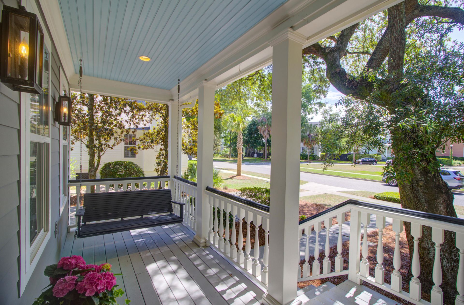 1061 Barfield Street Photo 4