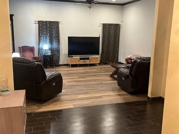 14525 S Robinson Avenue, Oklahoma City, OK 73170