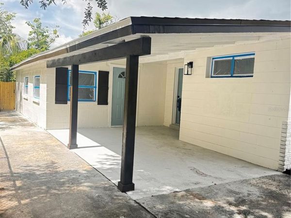 3205 E SHADOWLAWN AVENUE , TAMPA, FL 33610