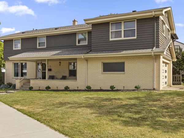 9625 W Metcalf Pl, Milwaukee, WI 53222