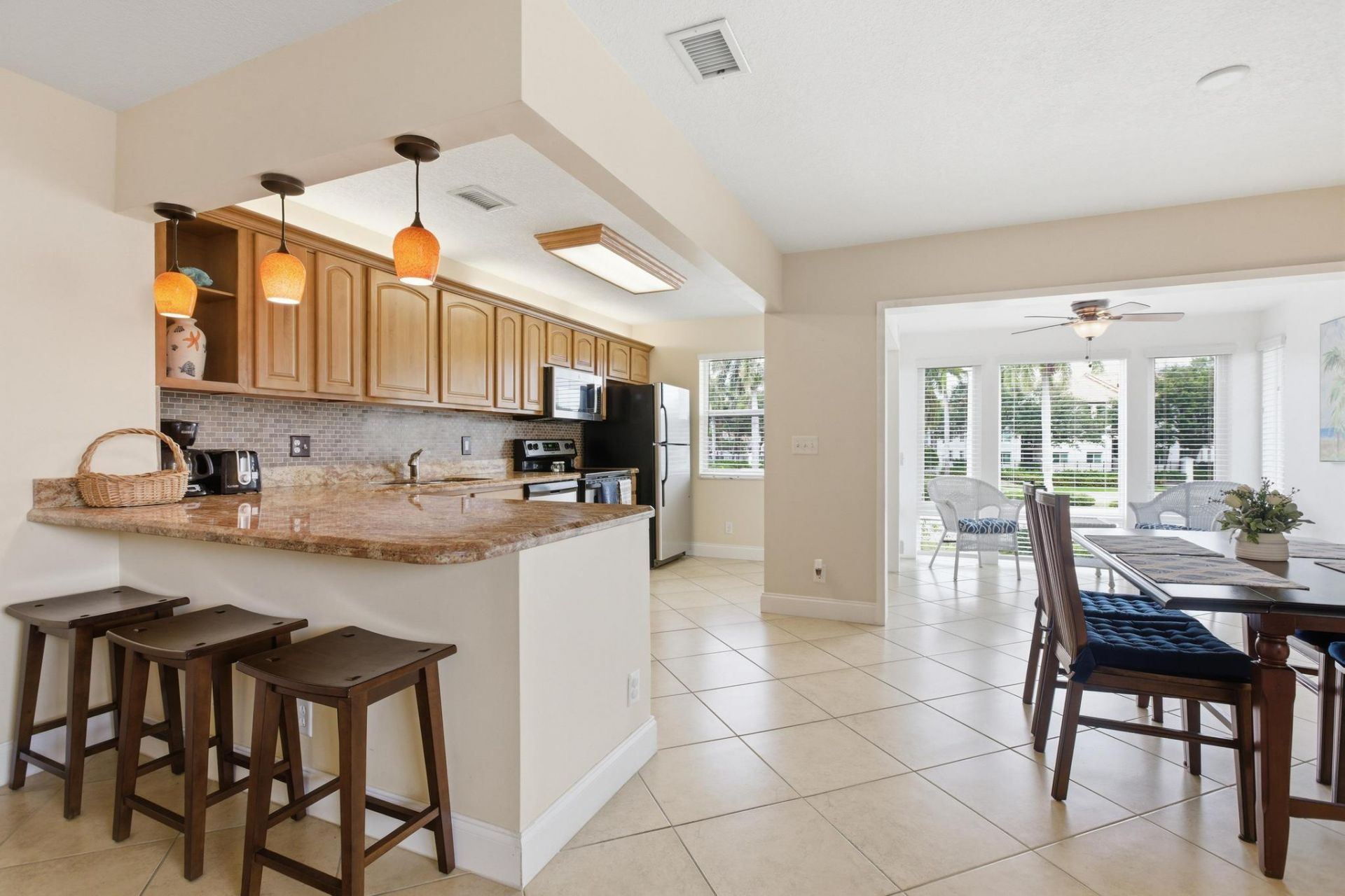 34 Colonial Club Drive, Unit 204, Boynton Beach, FL 33435 Photo