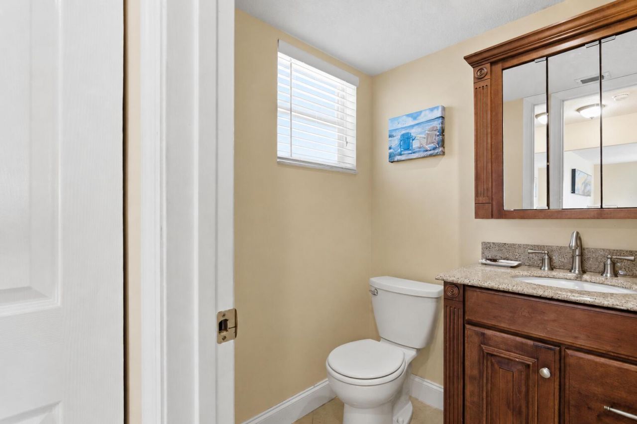 34 Colonial Club Drive, Unit 204, Boynton Beach, FL 33435 Photo