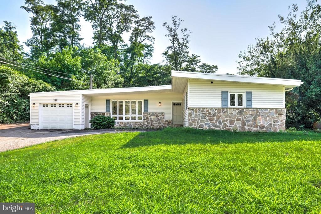 904 S CHESTER ROAD, WEST CHESTER, PA 19382