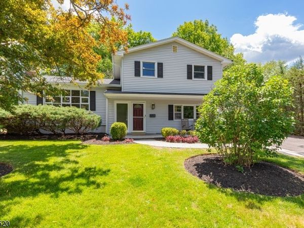 197 Woodbine Cir, New Providence, NJ 07974