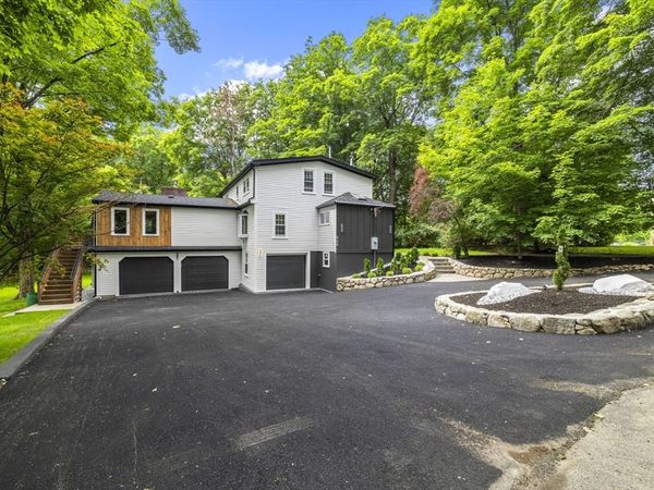 616 Grove St, Framingham, MA 01701