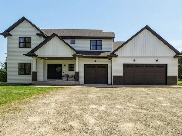10081 9 Mile Creek Road, Fall Creek, WI 54742