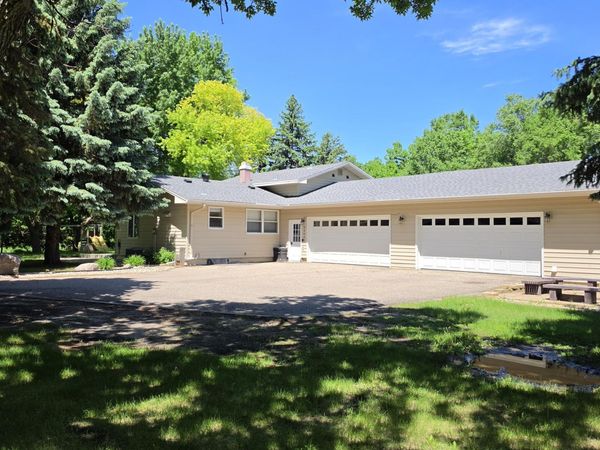 38608 129th Street, Aberdeen, SD 57401