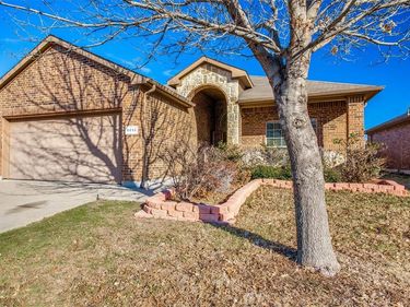 6612 Friendsway Drive, Fort Worth, TX 76137